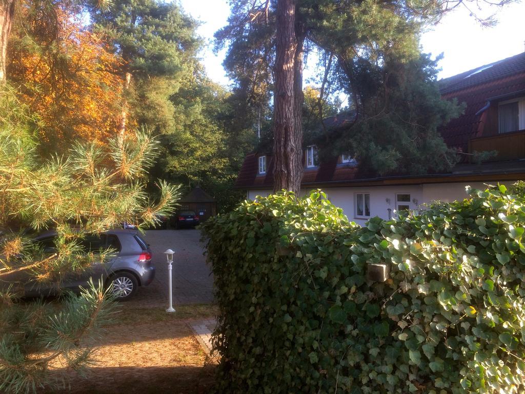 Hotel Garni Seeschlösschen Ostseebad Kölpinsee Exterior foto